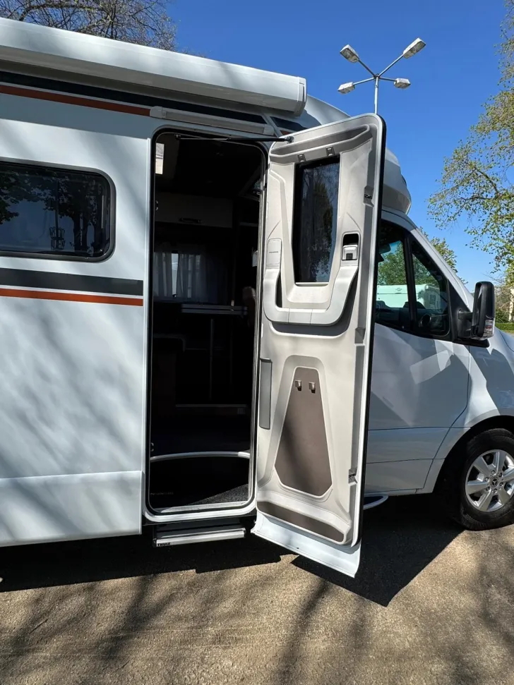 Fahrzeugbild Weinsberg CaraCompact 640 MEG MB EDITION [PEPPER] #7