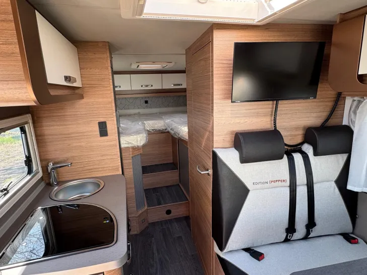 Fahrzeugbild Weinsberg CaraCompact 640 MEG MB EDITION [PEPPER] #17