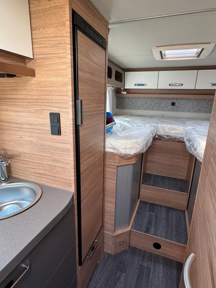 Fahrzeugbild Weinsberg CaraCompact 640 MEG MB EDITION [PEPPER] #32