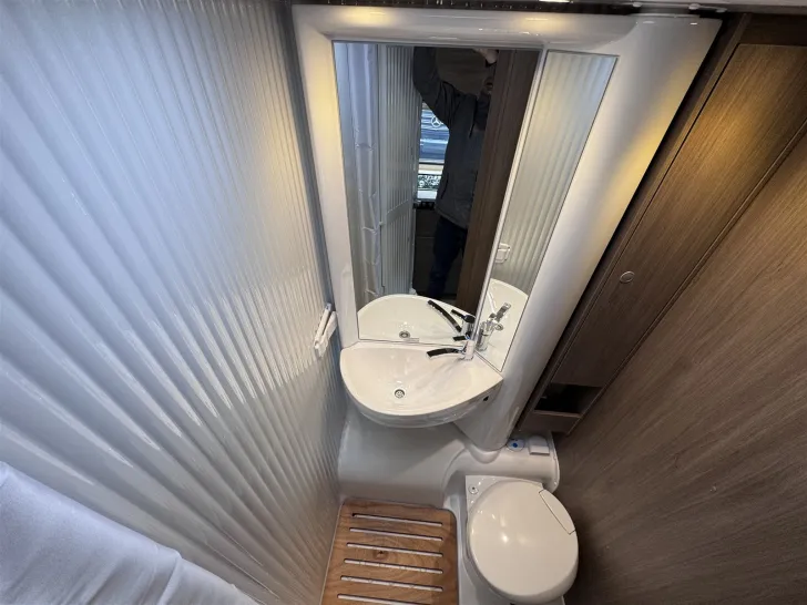 Fahrzeugbild Carado V347 *Bettenumbau*Holzrost*Basic-Paket* #20