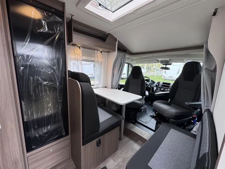 Fahrzeugbild Carado V347 *Bettenumbau*Holzrost*Basic-Paket* #25