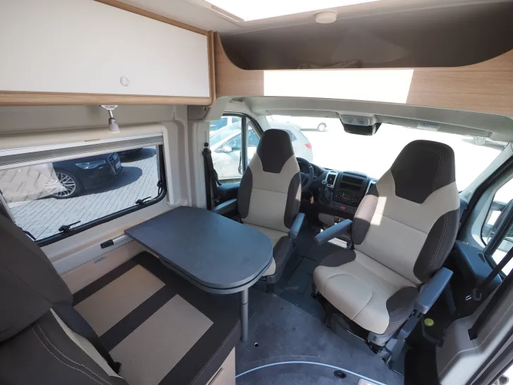 Fahrzeugbild Roadcar R 640, 2. Batterie, Markise, Radträger uvm. #8