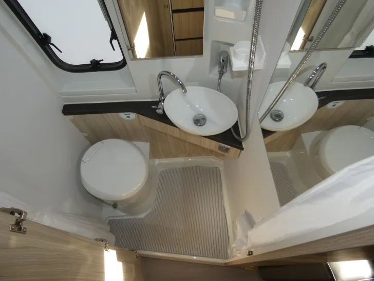 Fahrzeugbild Adria Twin Axess 640 SL - Sehr gepflegt - #20