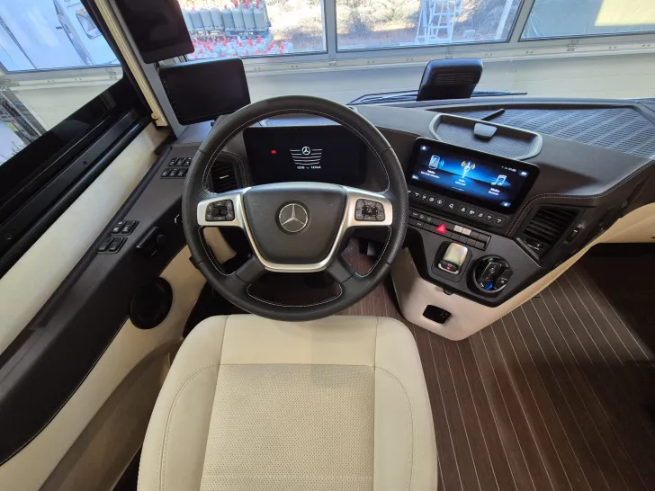 Fahrzeugbild Concorde Liner 1090 GIO *Actros*Sonderlackierung* #13