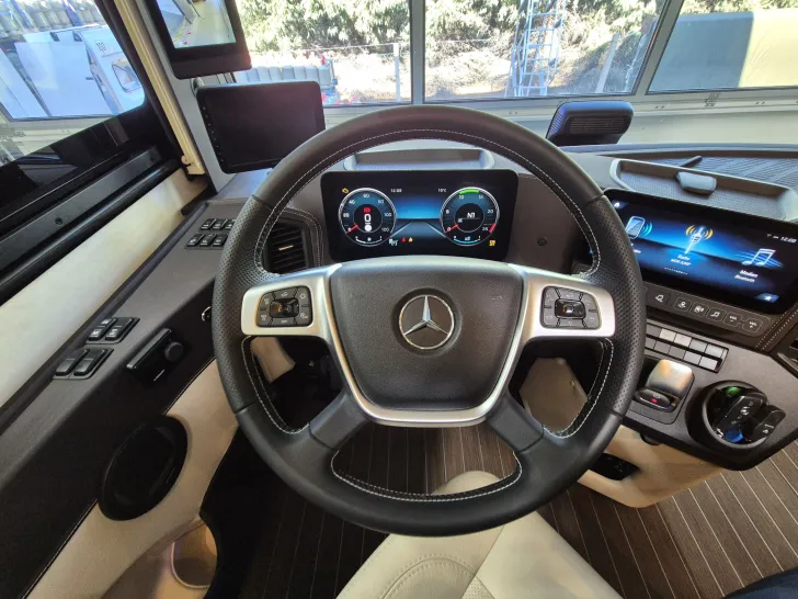 Fahrzeugbild Concorde Liner 1090 GIO *Actros*Sonderlackierung* #14