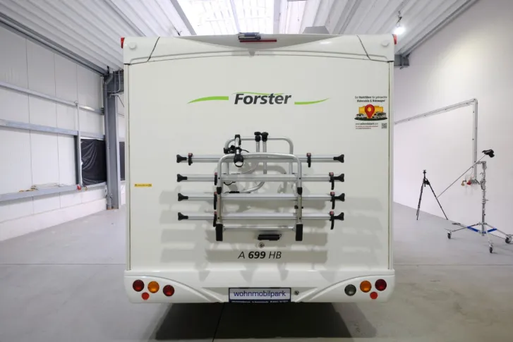Fahrzeugbild Forster A 699 HB / Festbett / Garage / 6 Schlafplätze #4