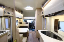 Fahrzeugbild Forster A 699 HB / Festbett / Garage / 6 Schlafplätze #10