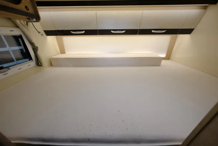 Fahrzeugbild Forster A 699 HB / Festbett / Garage / 6 Schlafplätze #12