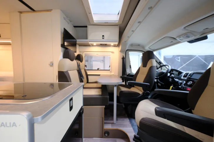 Fahrzeugbild Westfalia Amundsen600/Einzelbetten/Klimaanlage/Markise/AHK #9