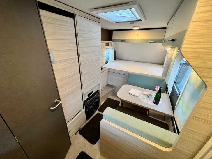 Fahrzeugbild Dethleffs c' joy 420 QSH mit Mover +Markise #13
