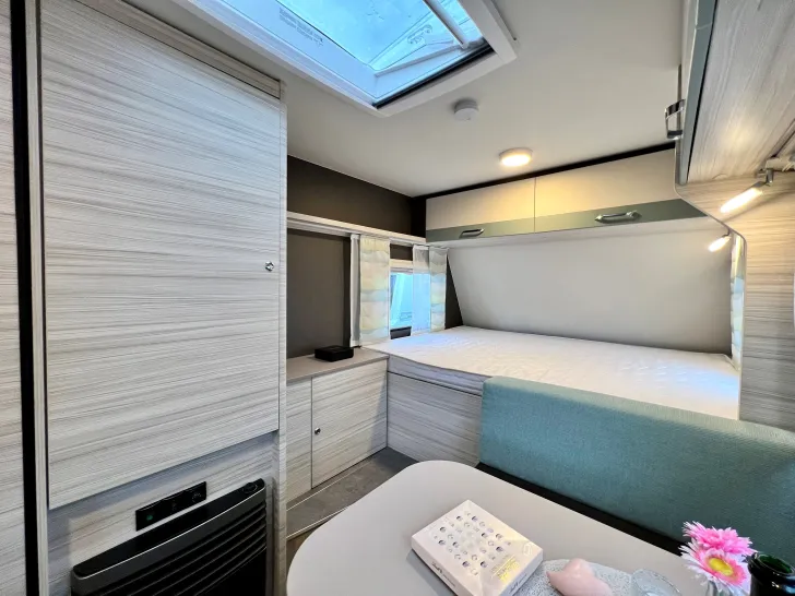 Fahrzeugbild Dethleffs c' joy 420 QSH mit Mover +Markise #14