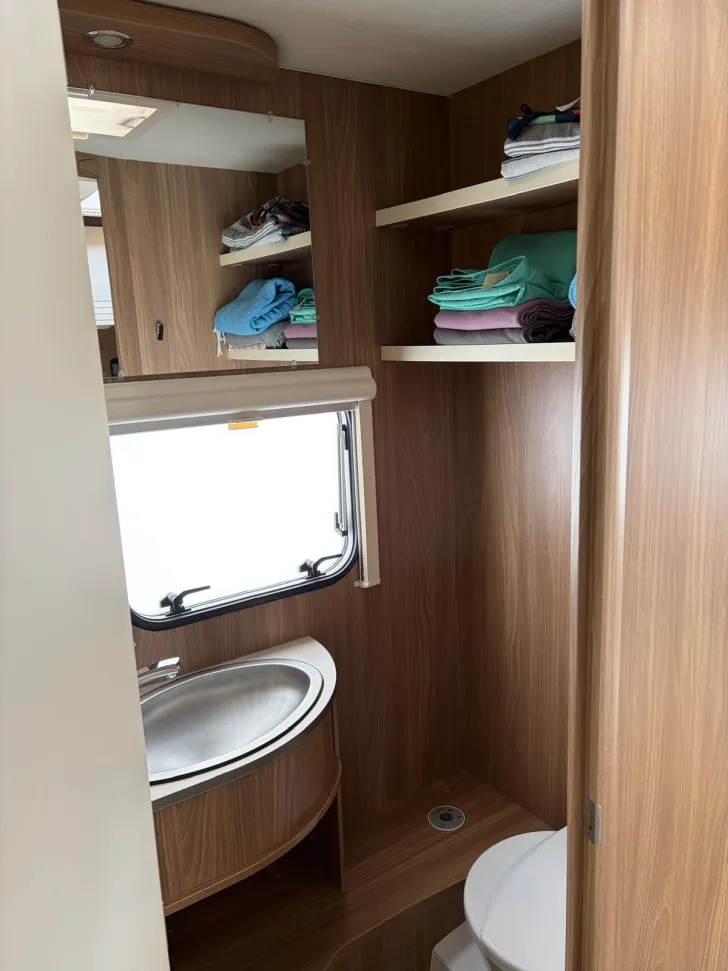 Fahrzeugbild Bürstner Premio Life 480 TL inkl neuw. Luftvorze #9