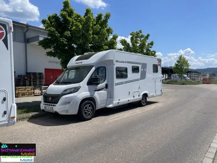 Fahrzeugbild Pilote P746GJ autom. SAT Solar Alarmanlage uvm. #1