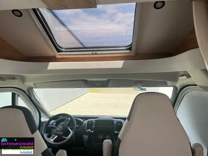 Fahrzeugbild Pilote P746GJ autom. SAT Solar Alarmanlage uvm. #7