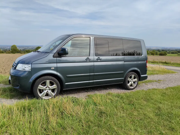 Fahrzeugbild VW T5 MULTIVAN Scheckheftgepflegt #1