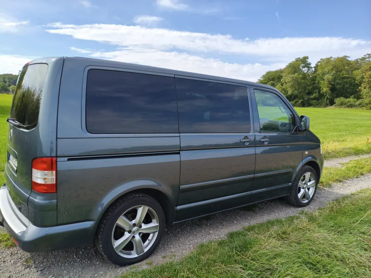 Fahrzeugbild VW T5 MULTIVAN Scheckheftgepflegt #7