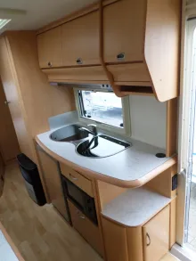 Fahrzeugbild Hobby De Luxe Easy 560 KMFe Nr. 35 - Etagenb., franz. Bett #6