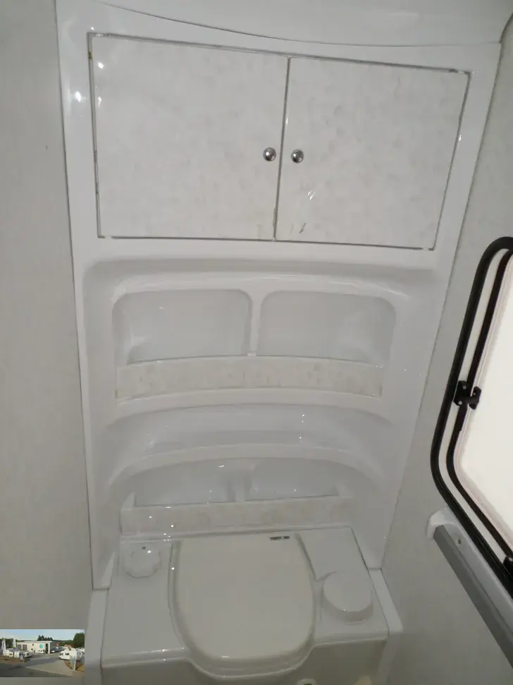 Fahrzeugbild Hobby De Luxe Easy 560 KMFe Nr. 35 - Etagenb., franz. Bett #28
