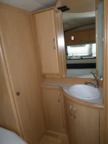 Fahrzeugbild Hobby De Luxe Easy 560 KMFe Nr. 35 - Etagenb., franz. Bett #30