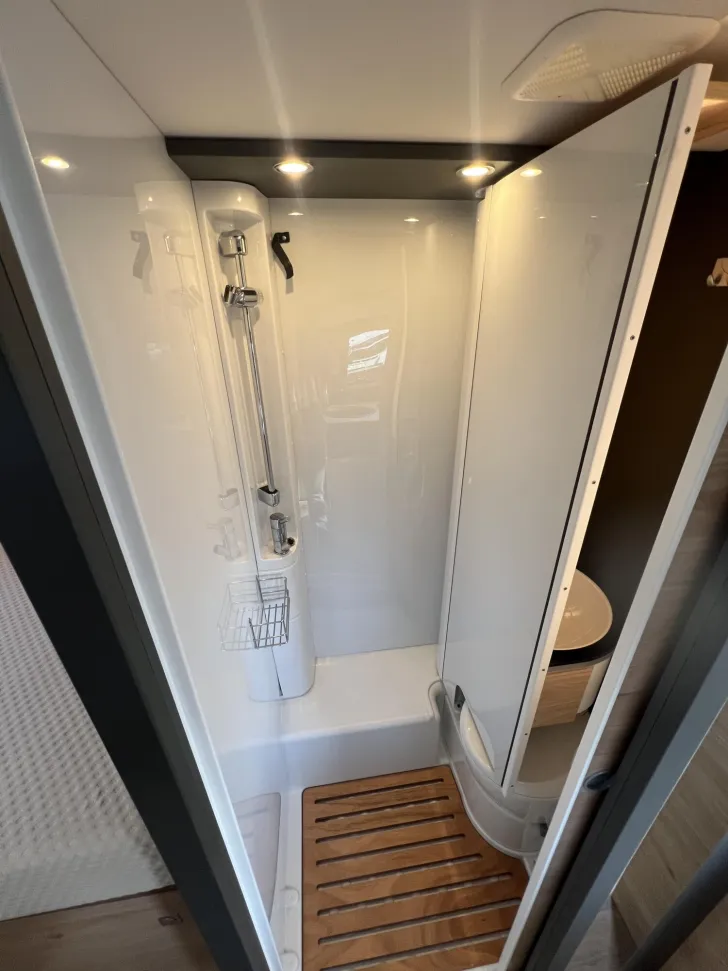 Fahrzeugbild Dethleffs Globebus Camp Active T 4 *SAT*TV*NAVI*RFK*Autom* #17