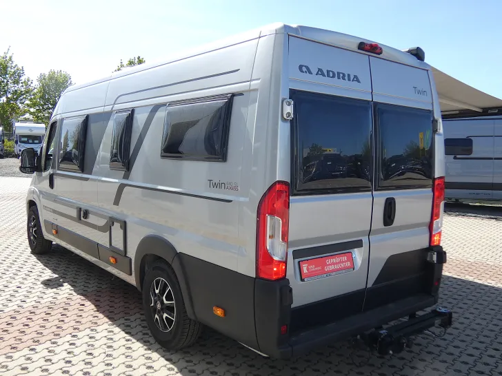 Fahrzeugbild Adria Twin Axess 640 SL - Solar, Wandler uvm. gepflegt #5