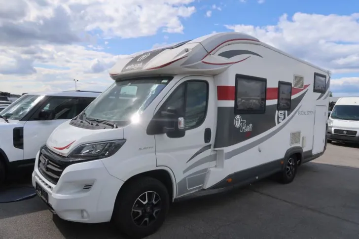 Fahrzeugbild Elnagh T - Loft 450 nur 23.000 km #1