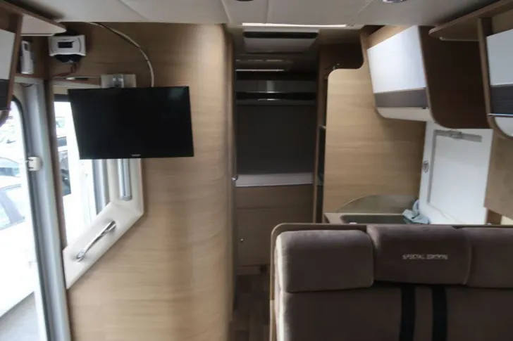 Fahrzeugbild Elnagh T - Loft 450 nur 23.000 km #10