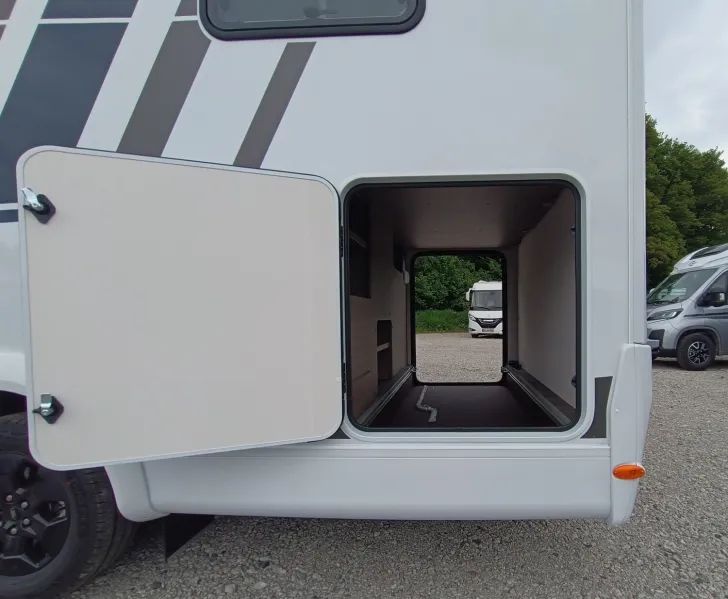 Fahrzeugbild Carado Edition26 T Ford 338 H Hubbett-Autom-TrailPaket #10