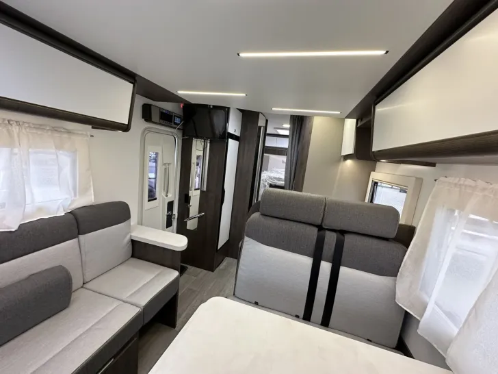 Fahrzeugbild Benimar Tessoro 463 UP Solar Markise Truma Diesel 20 TV #9