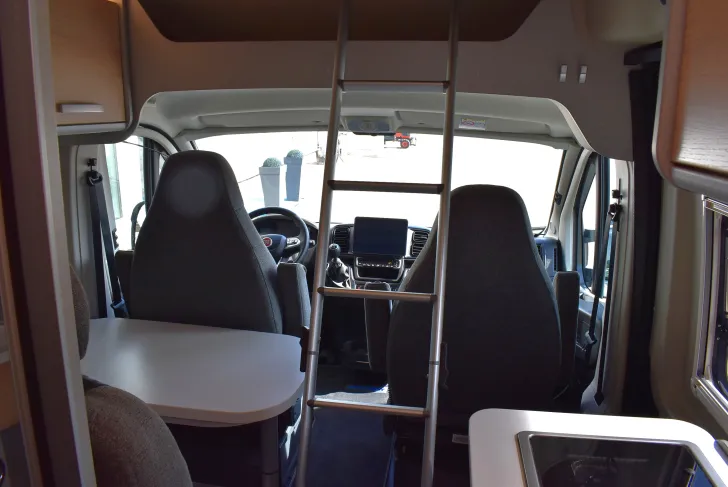 Fahrzeugbild Hymer Free 602 Längsbetten, Schlafdach, 5,99m #5