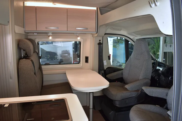Fahrzeugbild Hymer Free 602 Längsbetten, Schlafdach, 5,99m #12