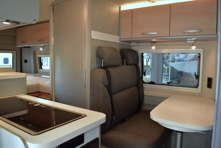 Fahrzeugbild Hymer Free 602 Längsbetten, Schlafdach, 5,99m #14