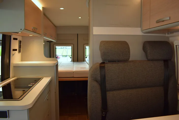 Fahrzeugbild Hymer Free 602 Längsbetten, Schlafdach, 5,99m #18