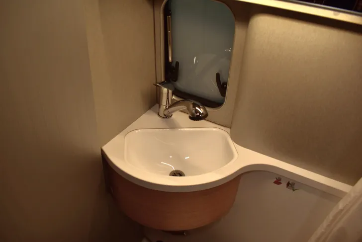 Fahrzeugbild Hymer Free 602 Längsbetten, Schlafdach, 5,99m #32