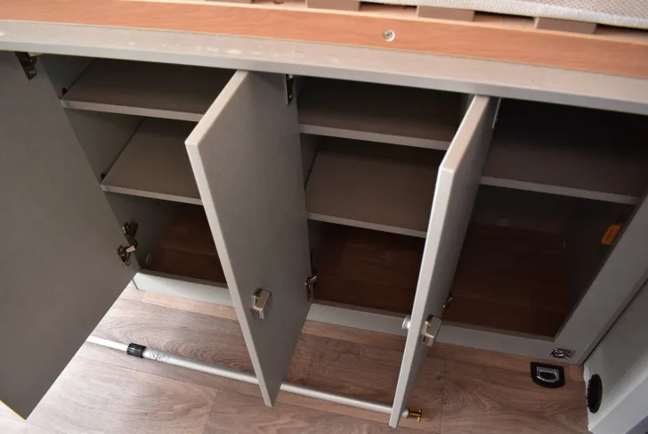 Fahrzeugbild Hymer Free 602 Längsbetten, Schlafdach, 5,99m #54