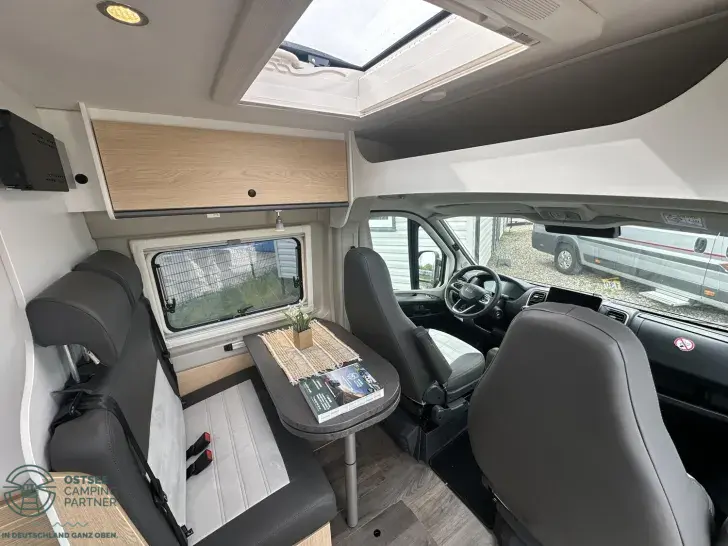 Fahrzeugbild Sunlight Adventure Cliff 640 Digital/Chassis/Driver-Paket #10