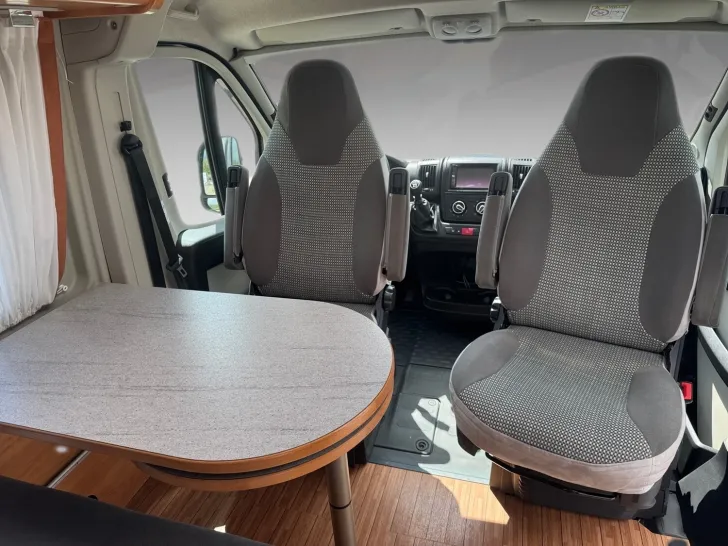 Fahrzeugbild Pössl 2Win Plus Citroen 163 PS Solar Sat/TV AHK #9