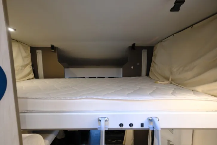Fahrzeugbild Rimor Kilig 18 Plus/Festbett+Hubbett/Garage/Klima/AHK #12