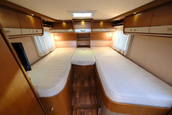 Fahrzeugbild Hymer B 680 Star-Line/Automatik/Einzelbetten+Hubbett #12