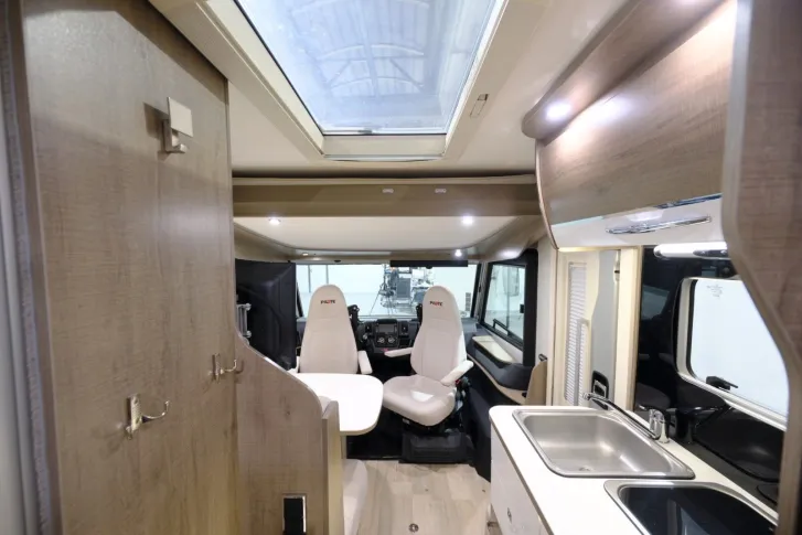 Fahrzeugbild Pilote G 650 GJ Essentiel/1.Hand/Einzelbetten+Hubbett #9