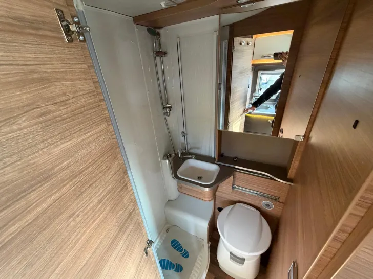 Fahrzeugbild Weinsberg CaraCompact Suite 640 MEG MB ED. [PEPPER] #17