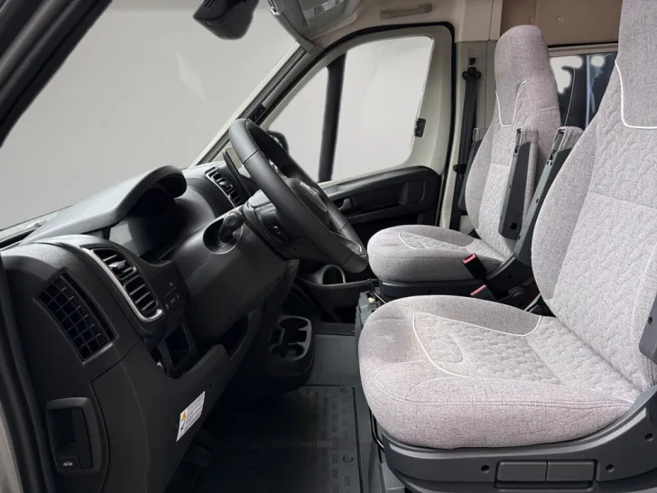 Fahrzeugbild Malibu Charming GT skyview 640 LE K #7