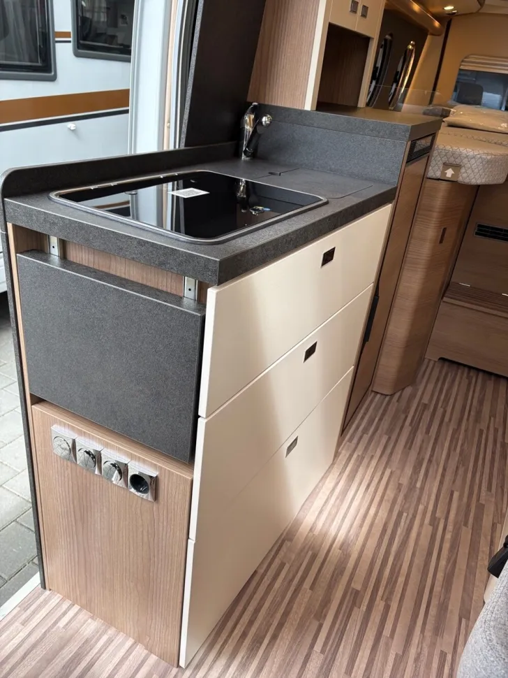 Fahrzeugbild Malibu Charming GT skyview 640 LE K #13