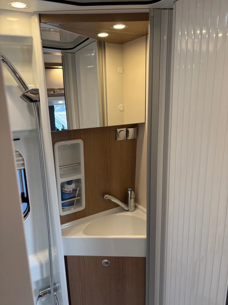 Fahrzeugbild Malibu Charming GT skyview 640 LE K #16