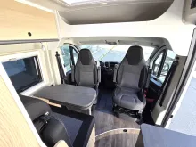 Fahrerhaus Sunlight Camper Van Cliff 540