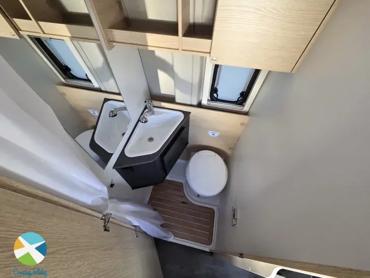 Etagenbetten Sunlight Camper Van Cliff 540