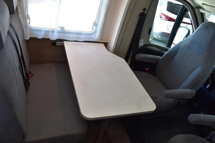 Fahrzeugbild Carado VAN V347 pro + Einzelbetten, Hubbett, Garage #6