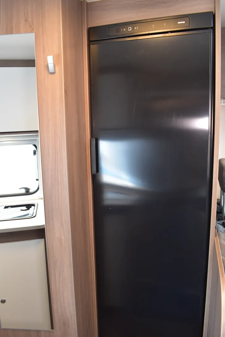 Fahrzeugbild Carado VAN V347 pro + Einzelbetten, Hubbett, Garage #18