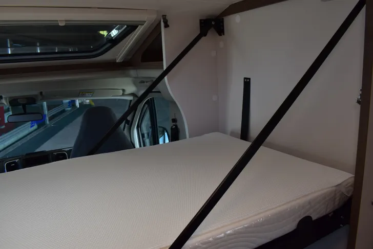 Fahrzeugbild Carado VAN V347 pro + Einzelbetten, Hubbett, Garage #30