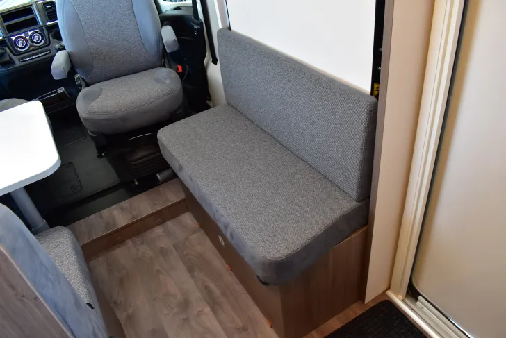 Fahrzeugbild Carado VAN V347 pro + Einzelbetten, Hubbett, Garage #36